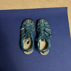 Keen Sandals. Women size 8.